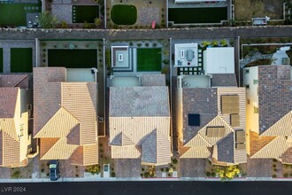 202 Badwater Basin St in Las Vegas, NV - Foto de edificio - Building Photo