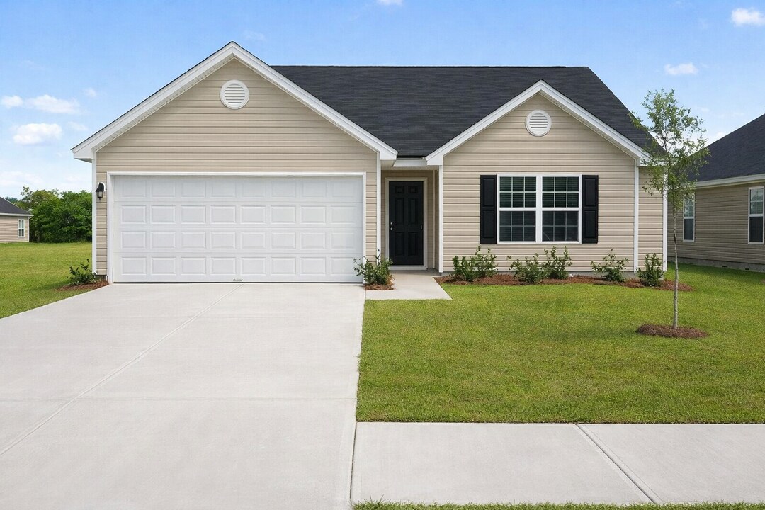 35 Amber Dr in Port Wentworth, GA - Building Photo