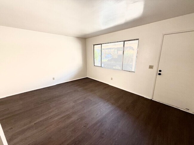 16634 Eucalyptus Ave-Unit -11634 in Bellflower, CA - Building Photo - Building Photo