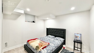 4082 Channing Cres in Oakville, ON - Building Photo - Building Photo