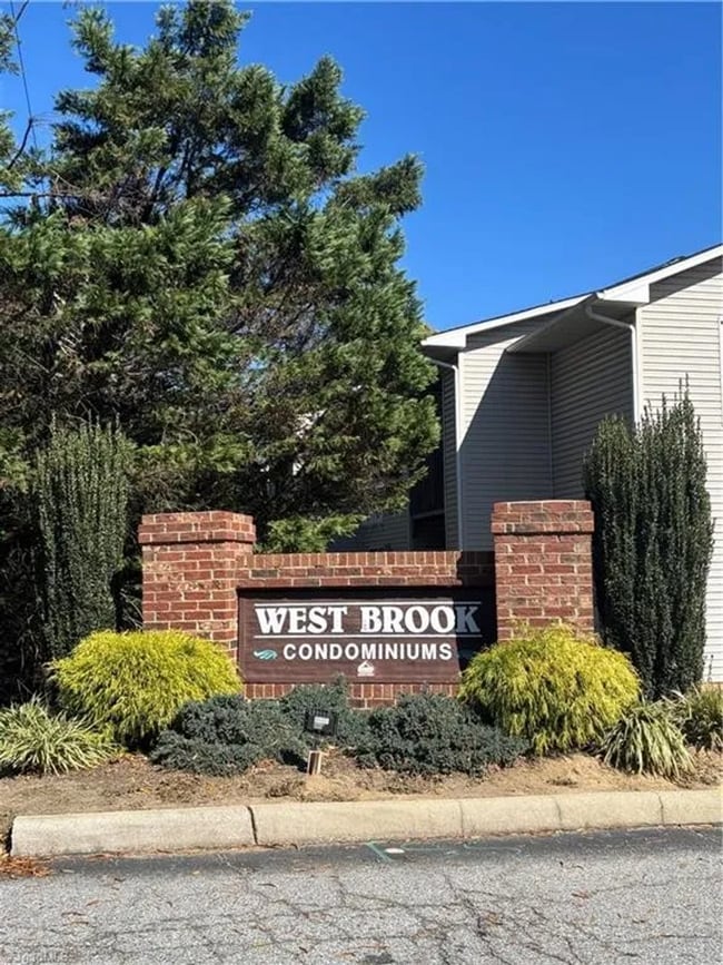 1020 Westbrook Ct in Archdale, NC - Building Photo - Building Photo