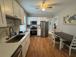 2440 N Central Park Ave, Unit 2 in Chicago, IL - Building Photo - Building Photo