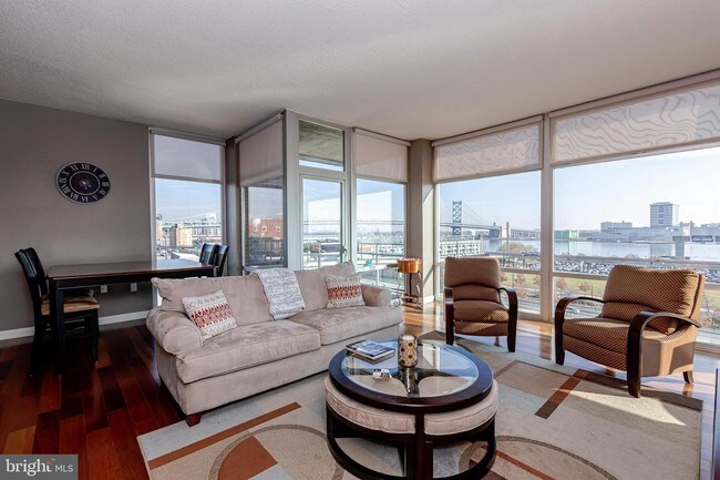 22 S Front St-Unit -505 in Philadelphia, PA - Foto de edificio - Building Photo