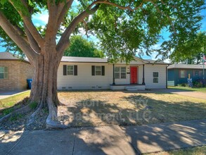 35 Shirley Ln in Edmond, OK - Foto de edificio - Building Photo