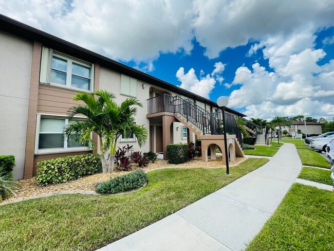 25100 Sandhill Blvd in Punta Gorda, FL - Building Photo - Building Photo
