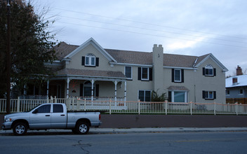 259 E 4800 S in Murray, UT - Foto de edificio - Building Photo