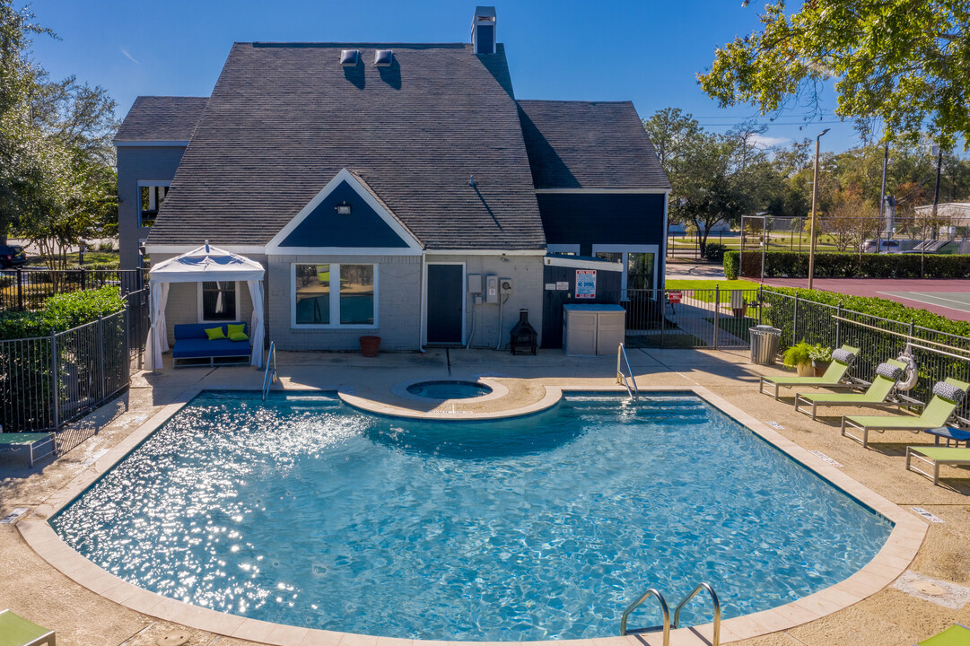 Raintree Apartments in Baytown, TX - Foto de edificio