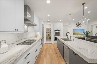 12481 Osprey Ln in Los Angeles, CA - Foto de edificio - Building Photo