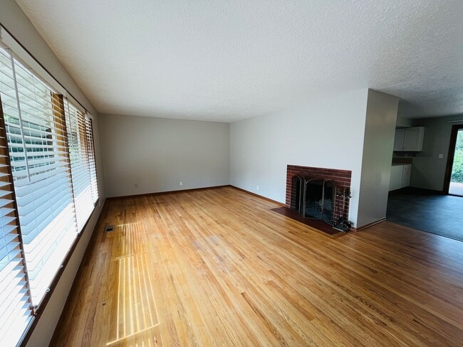 1519 Spruce St in Lake Oswego, OR - Foto de edificio - Building Photo