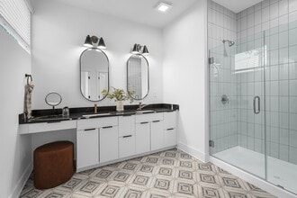 The Collection at Charles in Charlotte, NC - Foto de edificio - Building Photo