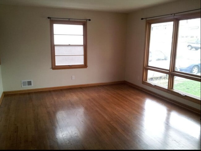 2616 S 48th Ave in Omaha, NE - Building Photo - Building Photo