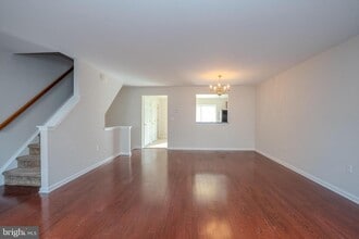 5 Rafting Way in Trenton, NJ - Building Photo - Building Photo