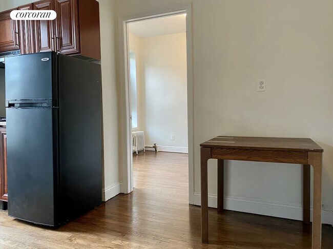 215 E 4th St in New York, NY - Building Photo - Building Photo