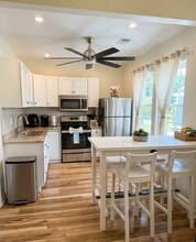 2128 Courtland Ave, Unit Unit C in Charleston, SC - Building Photo - Building Photo