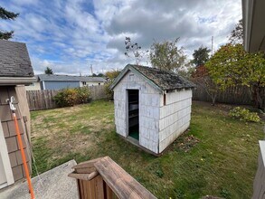 4005 L Ave in Anacortes, WA - Building Photo - Building Photo