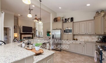 9462 Country Lake Dr in Baton Rouge, LA - Building Photo - Building Photo