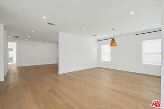 7832 Croydon Ave in Los Angeles, CA - Building Photo - Building Photo