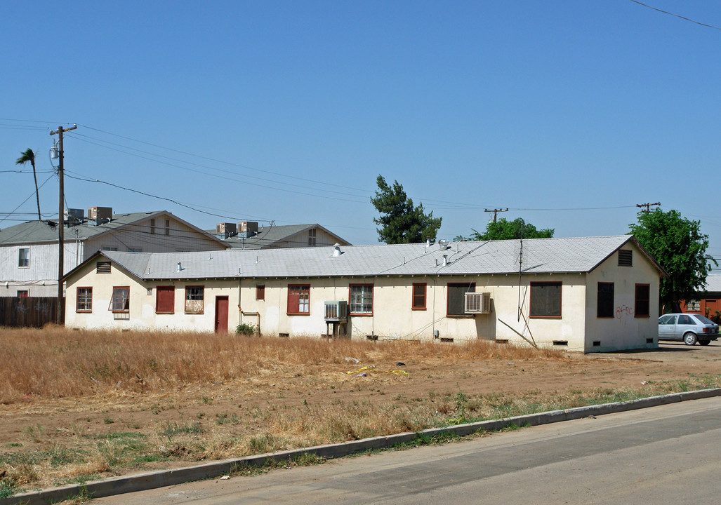 2720 E Hedges Ave in Fresno, CA - Foto de edificio