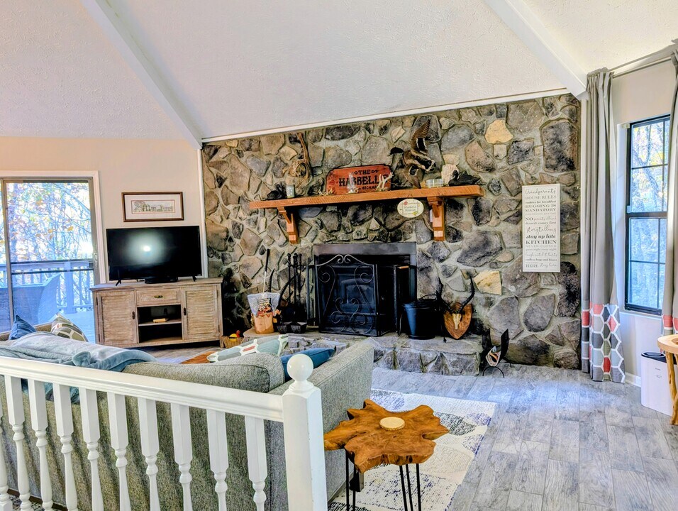 842 Alpine Dr in Dillard, GA - Building Photo