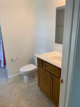 108 Pine St, Unit 5 in Carrboro, NC - Building Photo - Building Photo