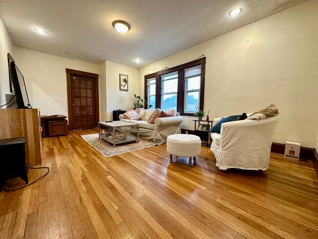 112 Colborne Rd, Unit 2