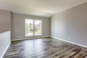 19607 Gail Ave in Omaha, NE - Building Photo - Building Photo