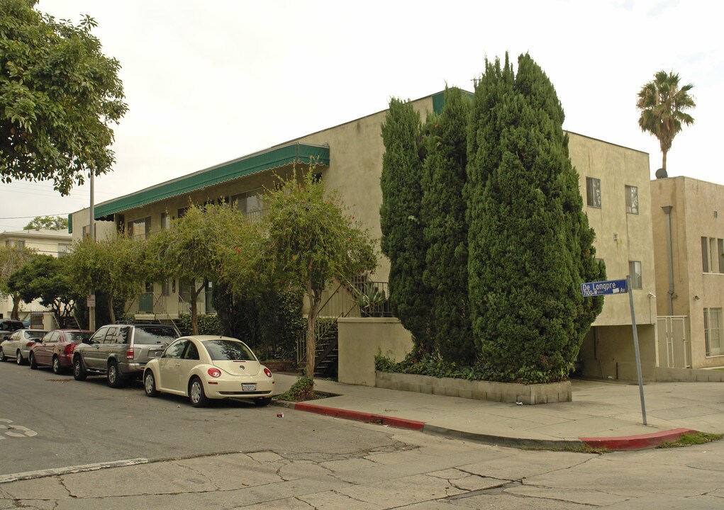 7160 De Longpre Ave in Los Angeles, CA - Foto de edificio