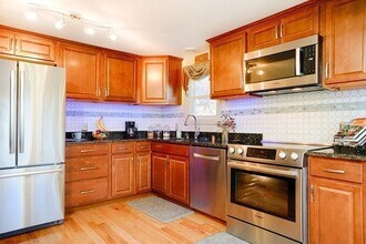 642 Canterbury St, Unit 642 in Boston, MA - Building Photo - Building Photo