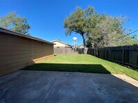 13915 Roundstone Ln photo'