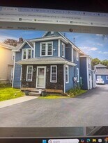 127 Jefferson St, Unit 2 in Saratoga Springs, NY - Building Photo