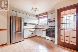 49 Dorchester Dr in Brampton, ON - Building Photo - Building Photo