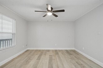 2330 Edenborn Ave, Unit 205 in Metairie, LA - Building Photo - Building Photo