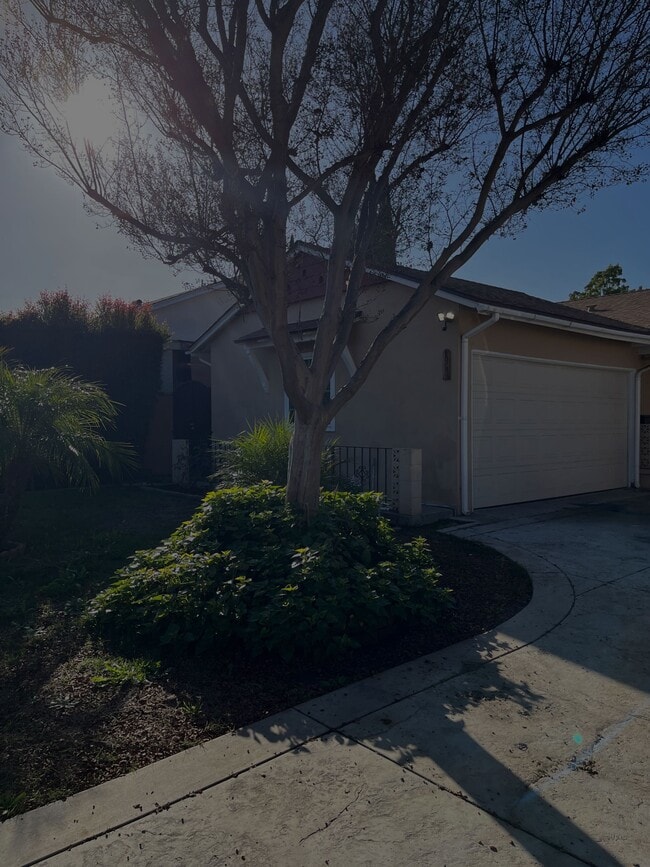 property at 1733 Lancewood Ave