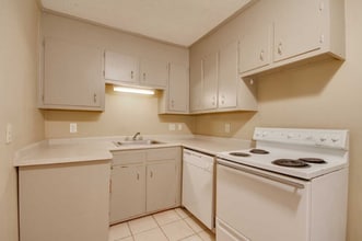 608 Jack Warner Pkwy in Tuscaloosa, AL - Building Photo - Building Photo