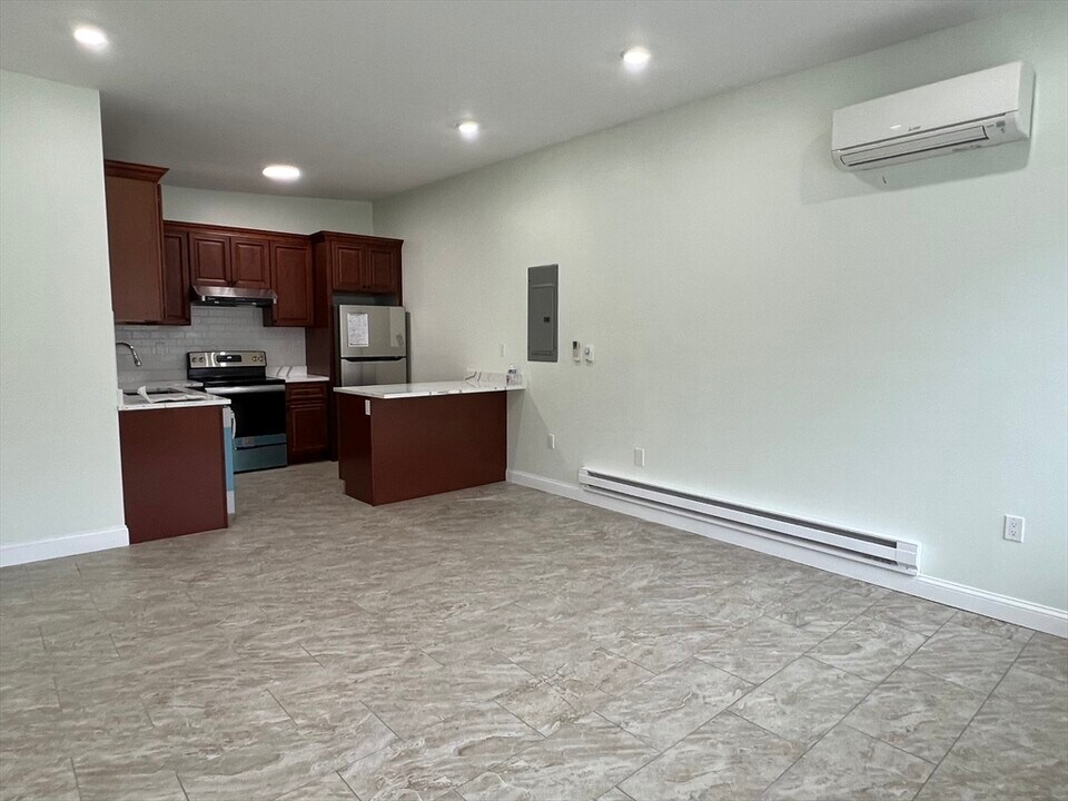 343 Highland Ave in Malden, MA - Building Photo