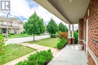 4 Courtland Crescent in East Gwillimbury, ON - Building Photo - Building Photo