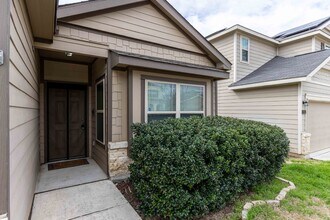 9122 Vondel Park in Converse, TX - Building Photo - Building Photo
