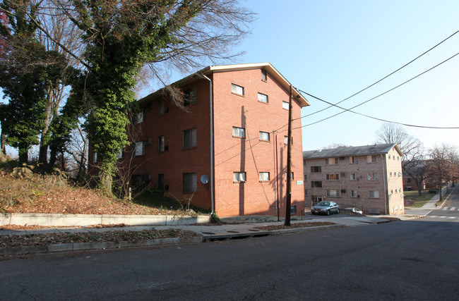 5054 Astor Pl SE in Washington, DC - Building Photo - Building Photo