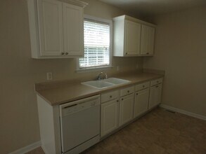 8 Clarence Ln in Garner, NC - Building Photo - Building Photo