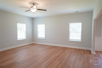 155 Guana Ln in Bloomingdale, GA - Foto de edificio - Building Photo