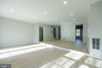 19 Earth Star Pl in Gaithersburg, MD - Building Photo - Building Photo