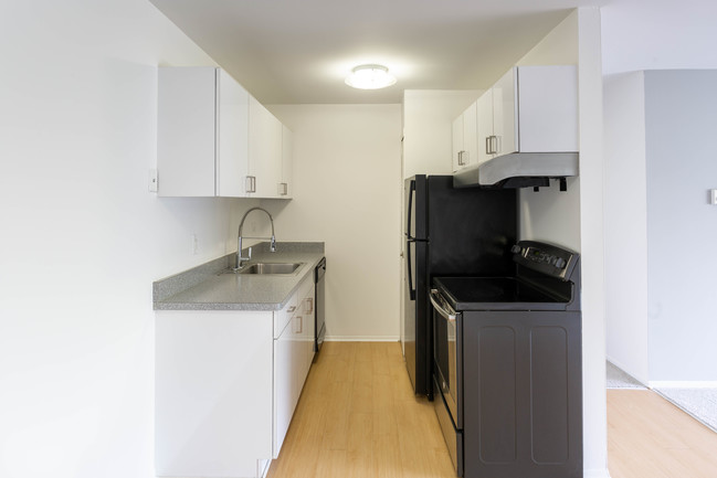 Metropolitan Lafayette Apartments in Royal Oak, MI - Building Photo - Interior Photo