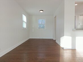 9052 W 92nd St in Hickory Hills, IL - Building Photo - Building Photo