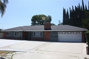 116 N Laurie Ann Ln in Anaheim, CA - Building Photo