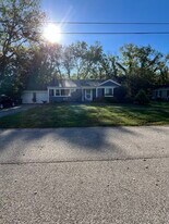 137 Wrenwood Ln in Terrace Park, OH - Building Photo