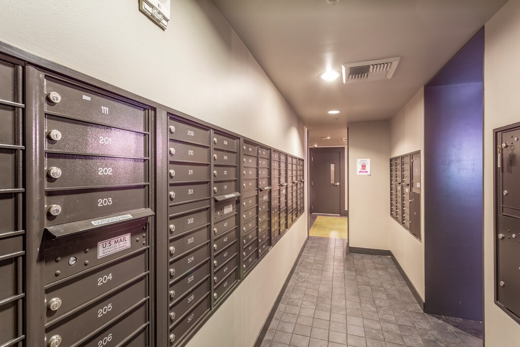 Quintessa Apartments in Seattle, WA