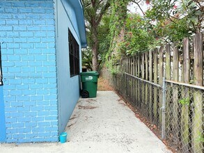 1130 Kasim St in Opa Locka, FL - Building Photo - Building Photo