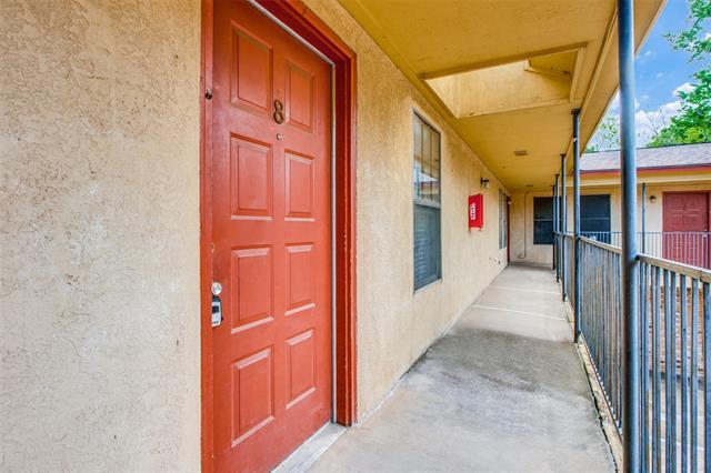 1108 N Elm St in Denton, TX - Building Photo - Building Photo