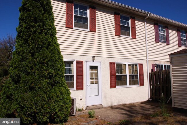 property at 49 Ivy Ct