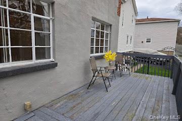 property at 85 Front St